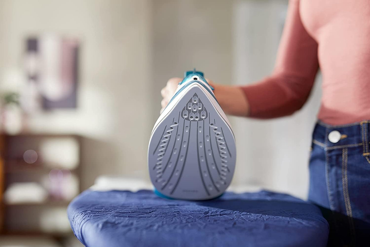 PHILIPS 3000 Series Steam iron DST3011/26, 2100W,140 g steam boost, 30g/min continuous steam, Blue, UAE Version