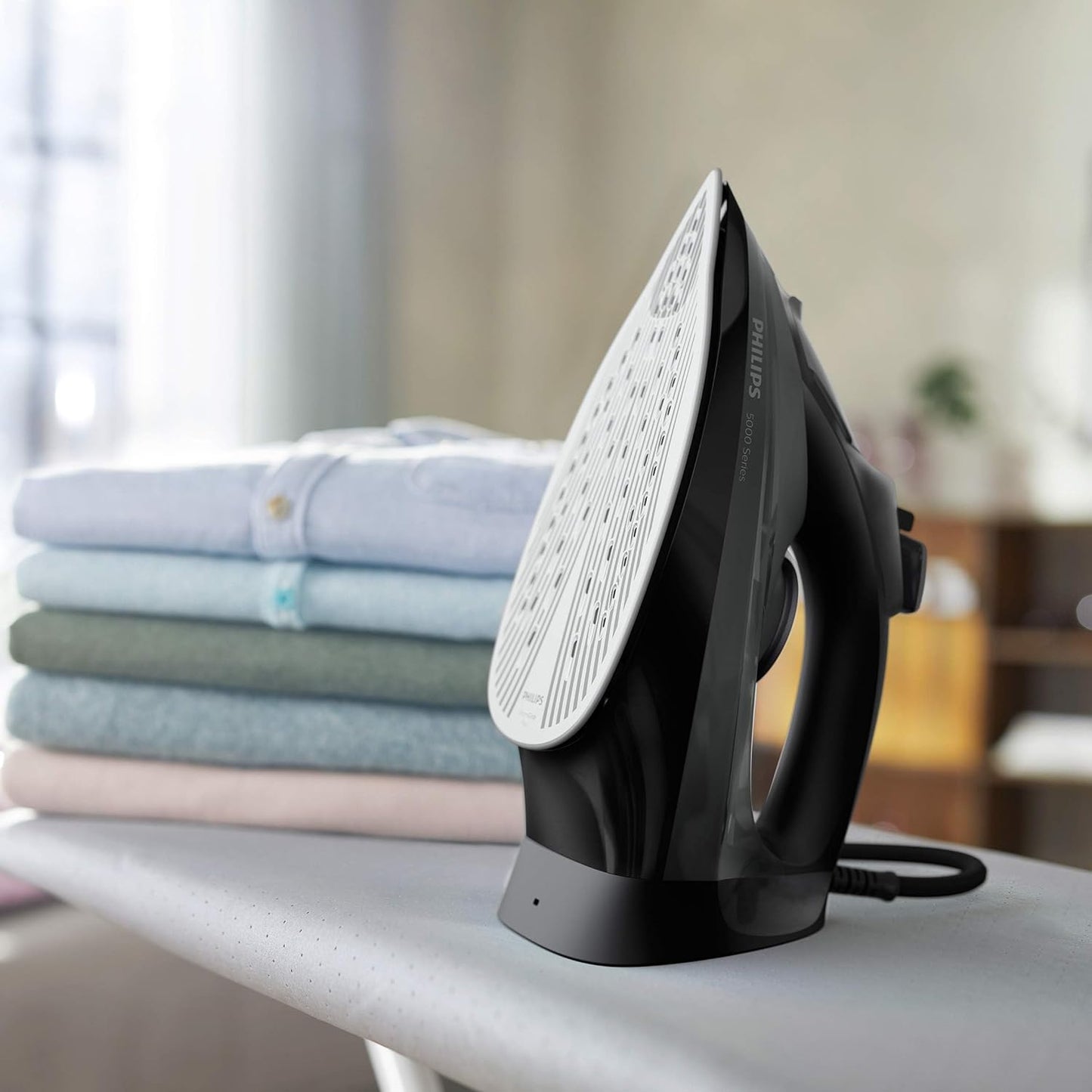Philips DST5040/86 Steam Iron, 2600 W, 320 milliliters, Black