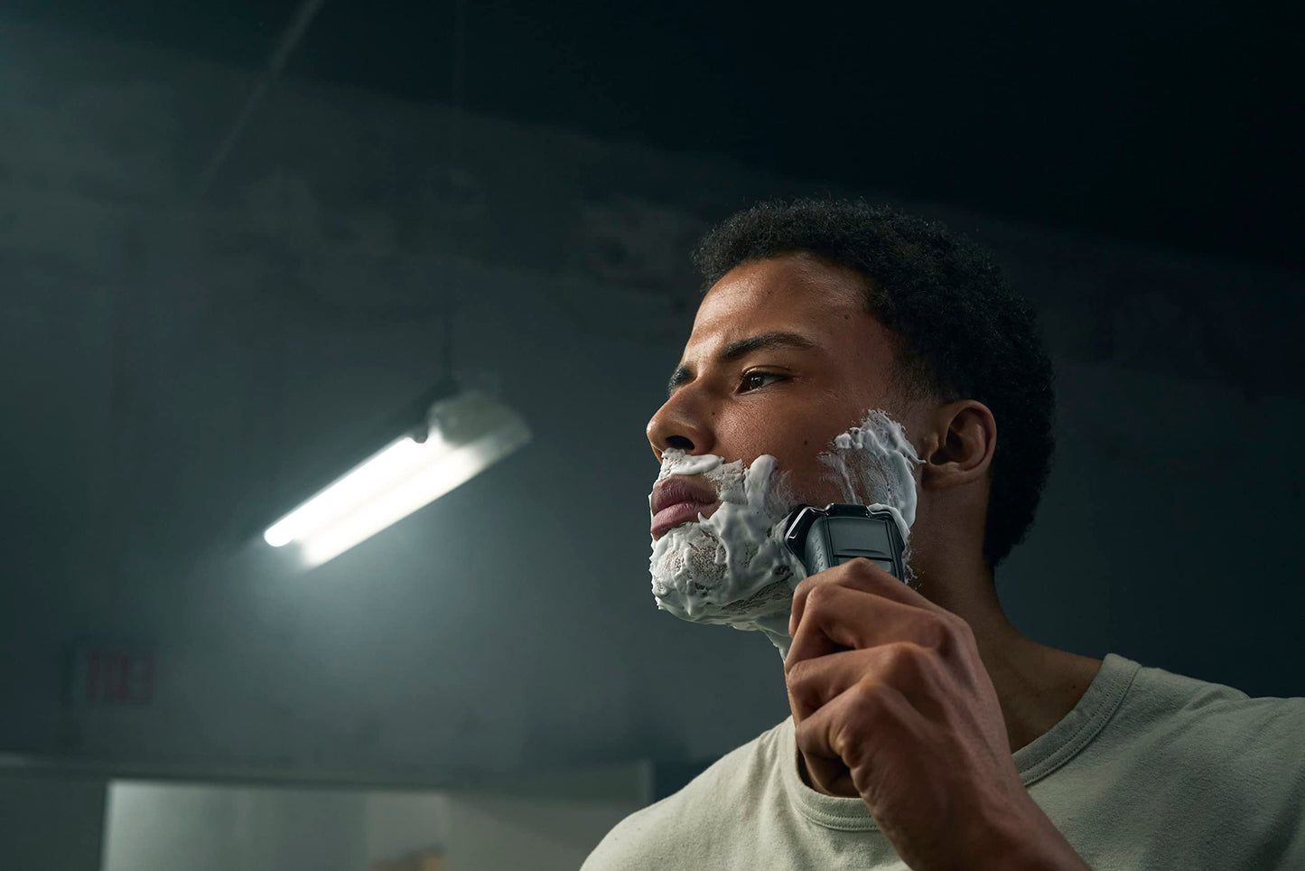 Philips Norelco Shaver 5300, Rechargeable Wet & Dry Shaver with Pop-Up Trimmer, S5588/81, Men