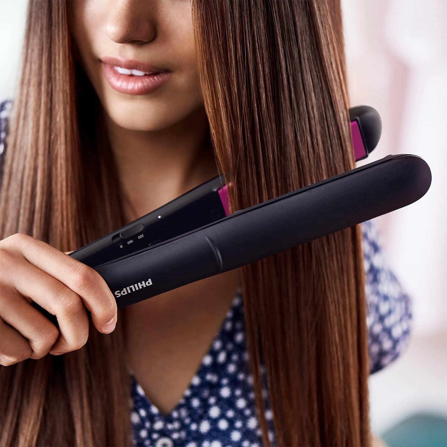 Philips StraightCare Essential ThermoProtect straightener BHS37500 ThermoProtect technology