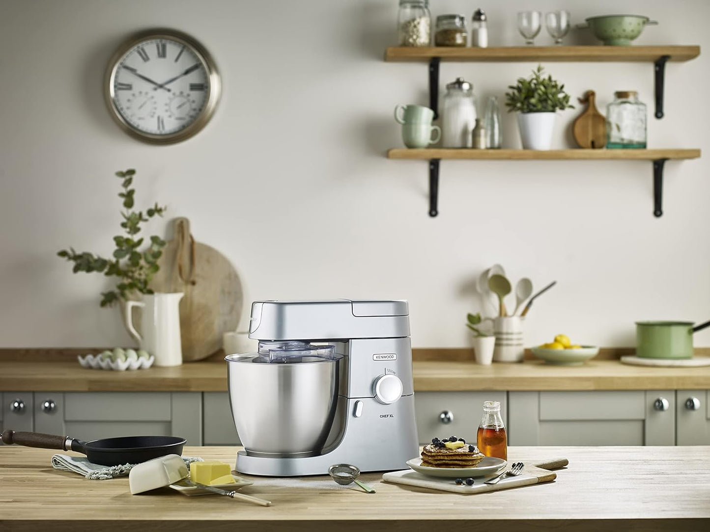 KENWOOD Stand Mixer Kitchen Machine Metal Body CHEF XL 1200W with 6.7L Stainless Steel Bowl, K-Beater, Whisk, Dough Hook, Blender KVL4110S Silver