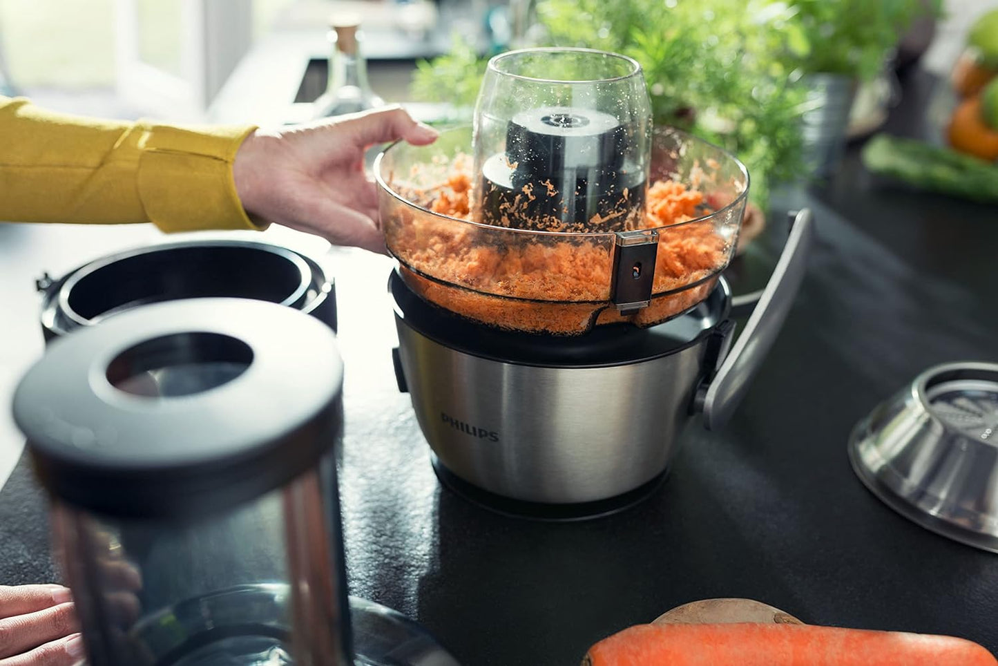 Philips 1200W Avance Collection Juicer- 1200W, 1L Capacity, XXL Feeding Tube, Lower Noise - HR1922/21