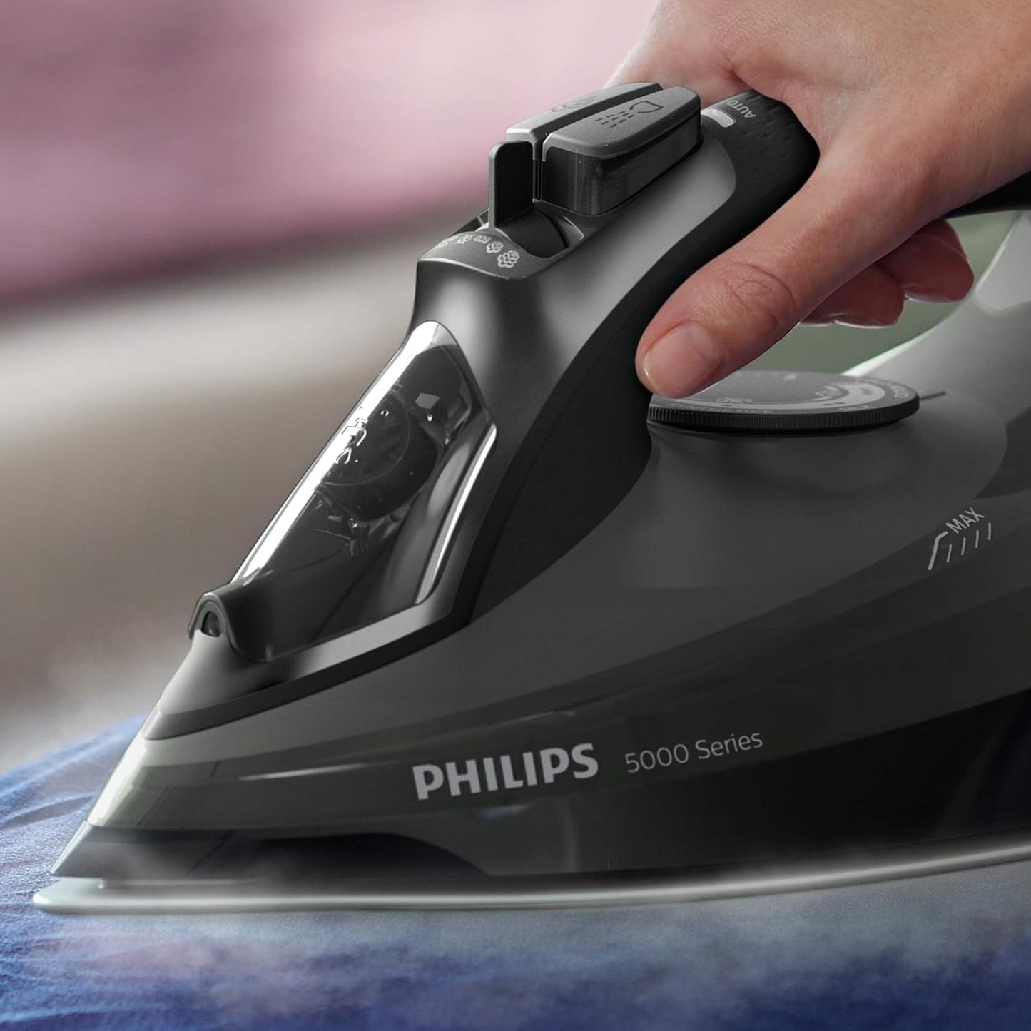 Philips DST5040/86 Steam Iron, 2600 W, 320 milliliters, Black