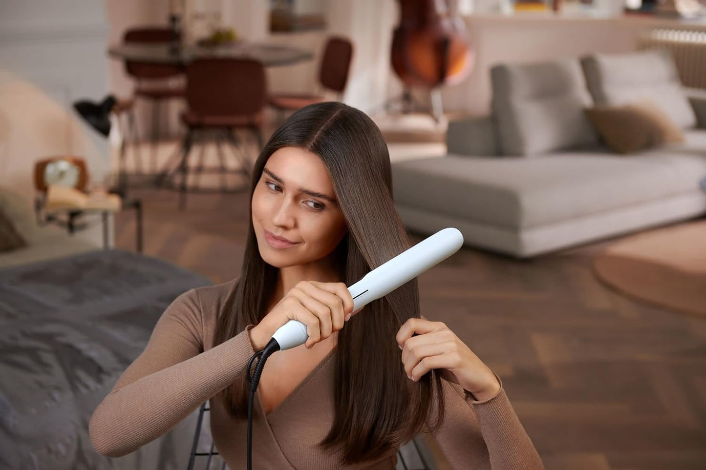 Philips StraightCare Essential ThermoProtect straightener. 2 temperature settings. Temperature range up to 220°C. 3 pin, BHS375/03.
