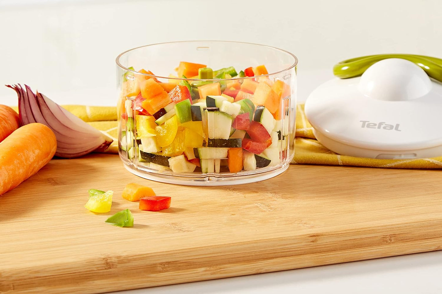 Tefal 5-Second Chopper, 900 ml, Manual Food Chopper and Mixer, Easy to Use, Stainless Steel Blades, Safe to Use, Versatile Results, Vegetables, Onions, Hummus, Guacamole, Herbs And Nuts, K1320404