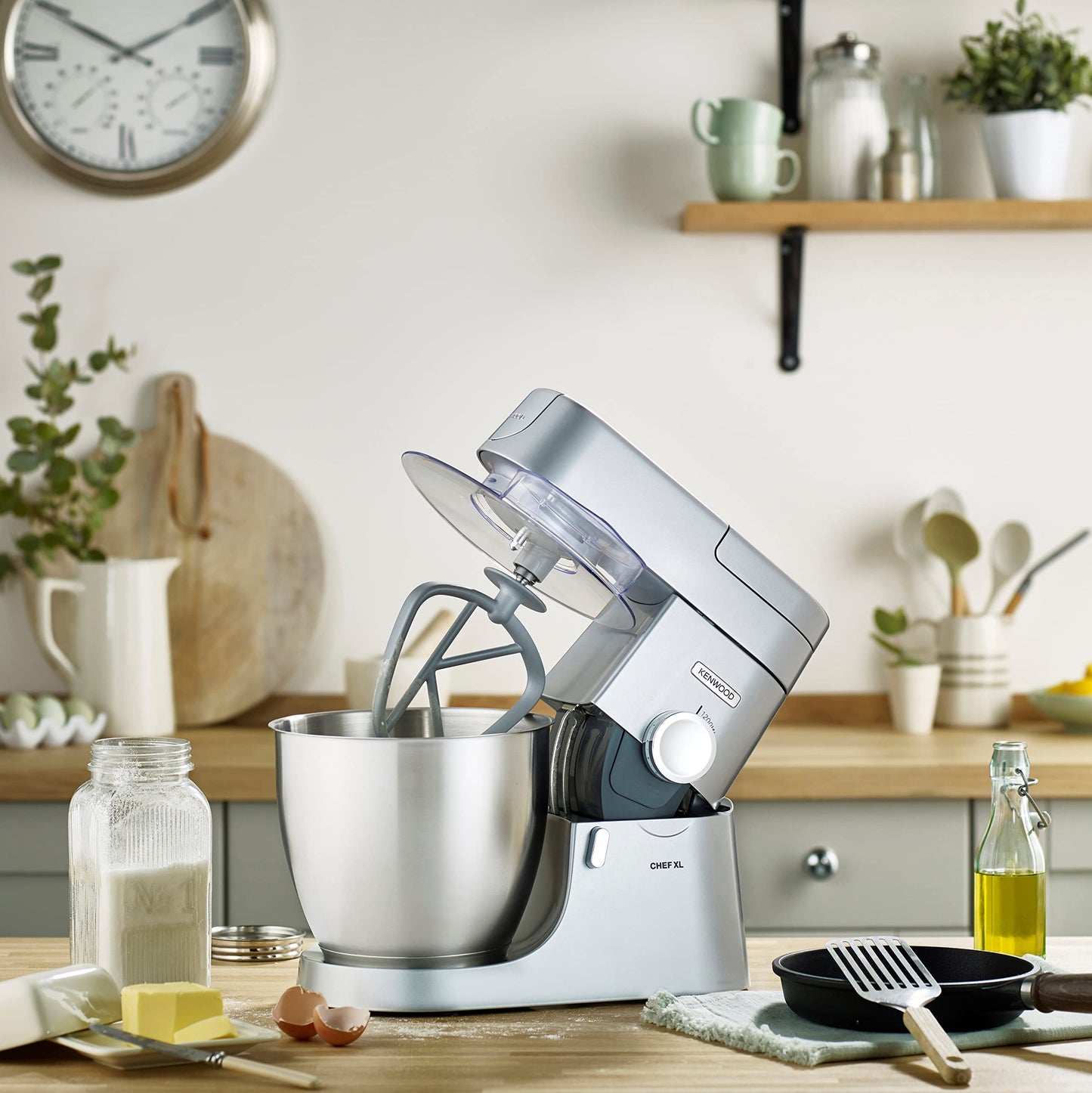 KENWOOD Stand Mixer Kitchen Machine Metal Body CHEF XL 1200W with 6.7L Stainless Steel Bowl, K-Beater, Whisk, Dough Hook, Blender KVL4110S Silver