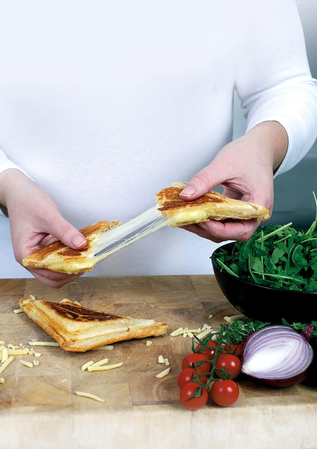 KENWOOD 2-in-1 Sandwich Maker & Grill with 2 Sets of Non Stick Multifunctional Plates for Grilling and Toasted Sandwiches SMP02.000WH White