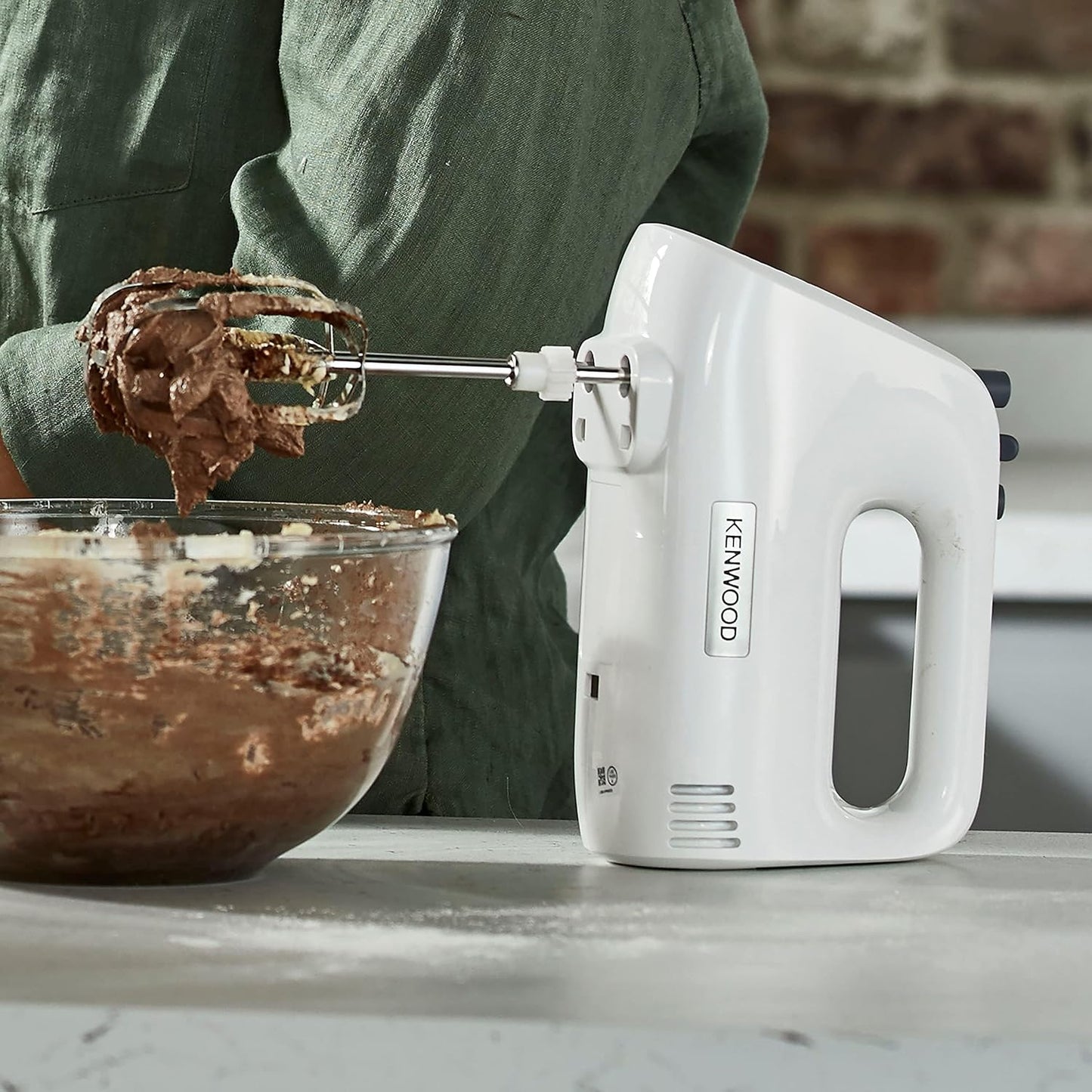 KENWOOD Hand Mixer (Electric Whisk) 300W with 5 Speeds + Turbo Button, Twin Stainless Steel Kneader and Beater for Mixing, Whipping, Whisking, Kneading HMP20.000WH White