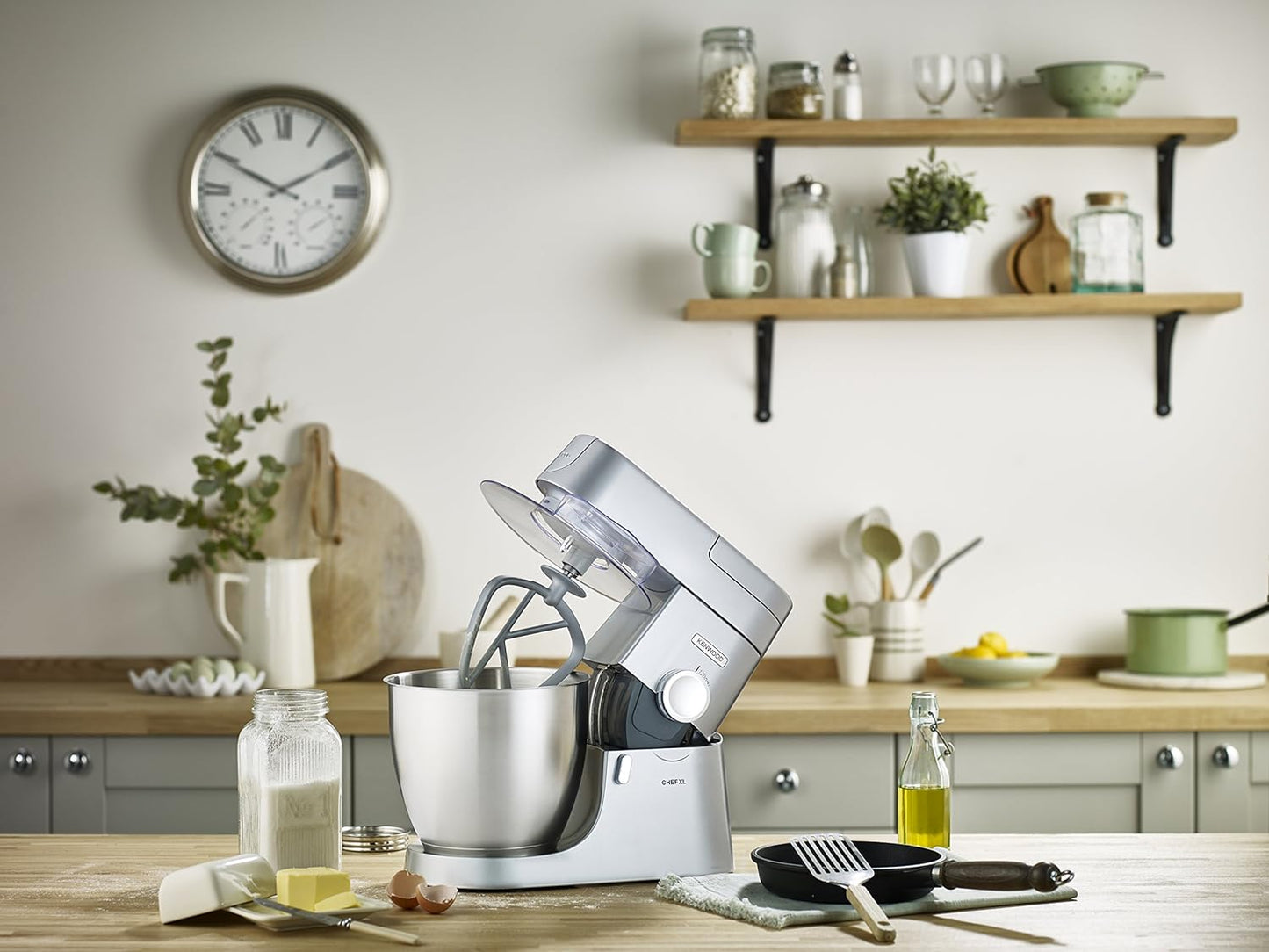 KENWOOD Stand Mixer Kitchen Machine Metal Body CHEF XL 1200W with 6.7L Stainless Steel Bowl, K-Beater, Whisk, Dough Hook, Blender KVL4110S Silver