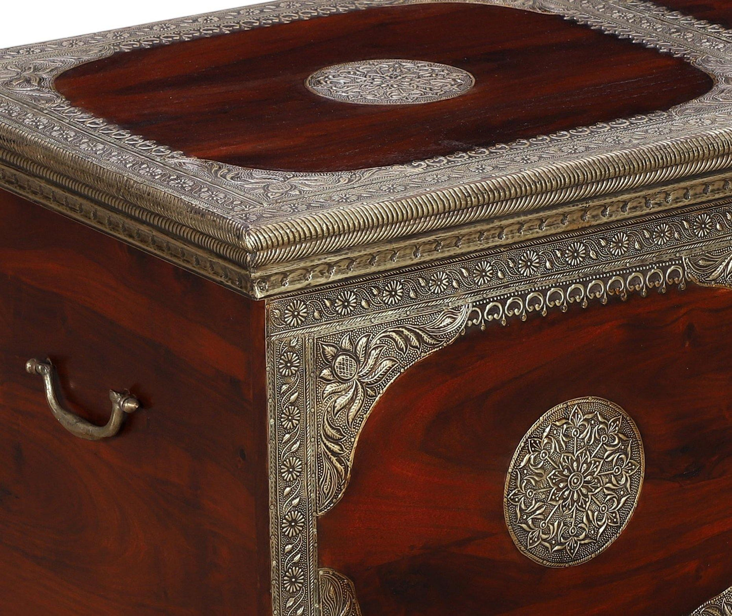 Lavish Touch Baxter Chest - Kea Global