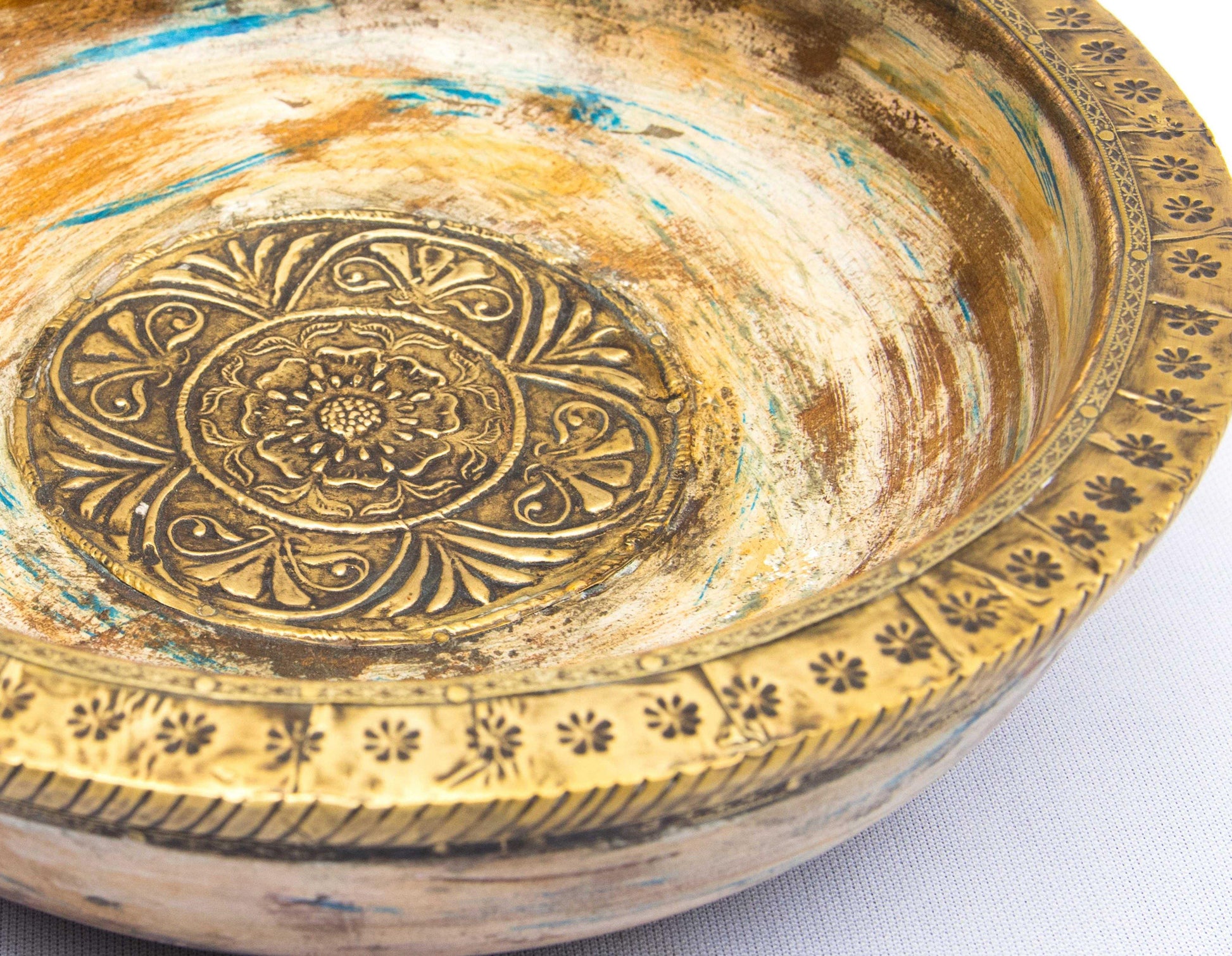lavish-touch-bisko-bowl