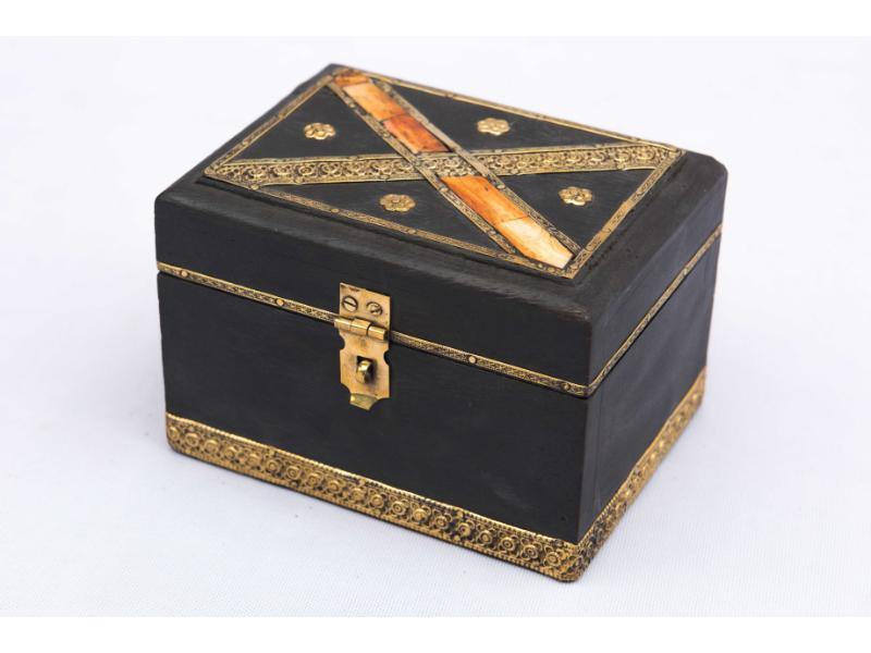 lavish-touch-bora-box-bone-inlay