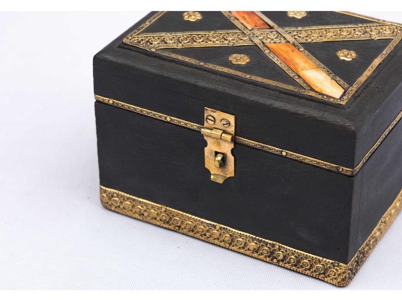 Lavish Touch Bora Box - Bone Inlay - Kea Global