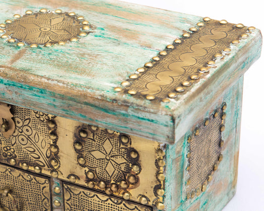 lavish-touch-sona-drawer-chest
