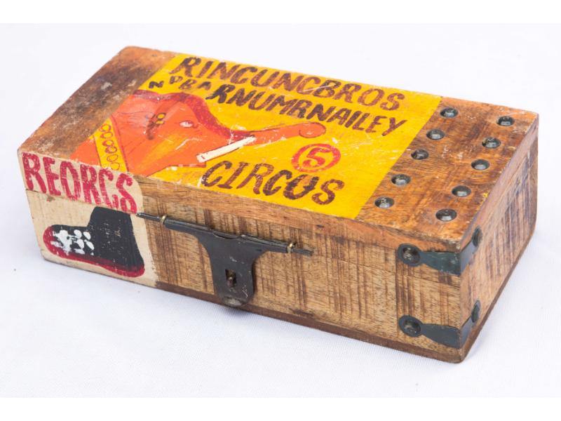 lavish-touch-arty-crafty-box