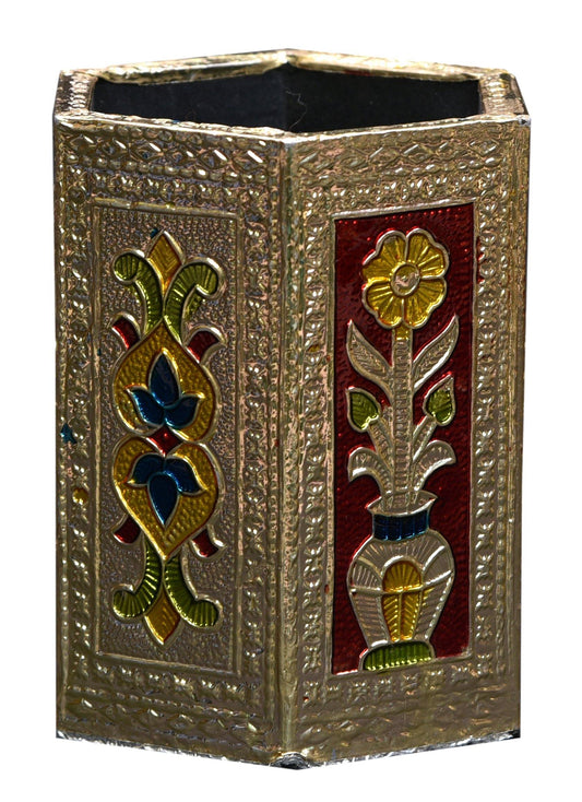 lavish-touch-hirum-holder