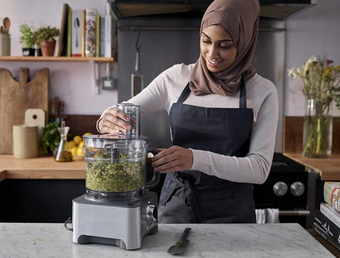 Kenwood Food Processor 1000W Multi-Functional With 3 Stainless Steel Disks, Glass Blender, Chopper Bowl, Grinder Mill, Juicer Extractror, Dual Metal Whisk, Dough Maker, Citrus Juicer Fdm788Ba Silver