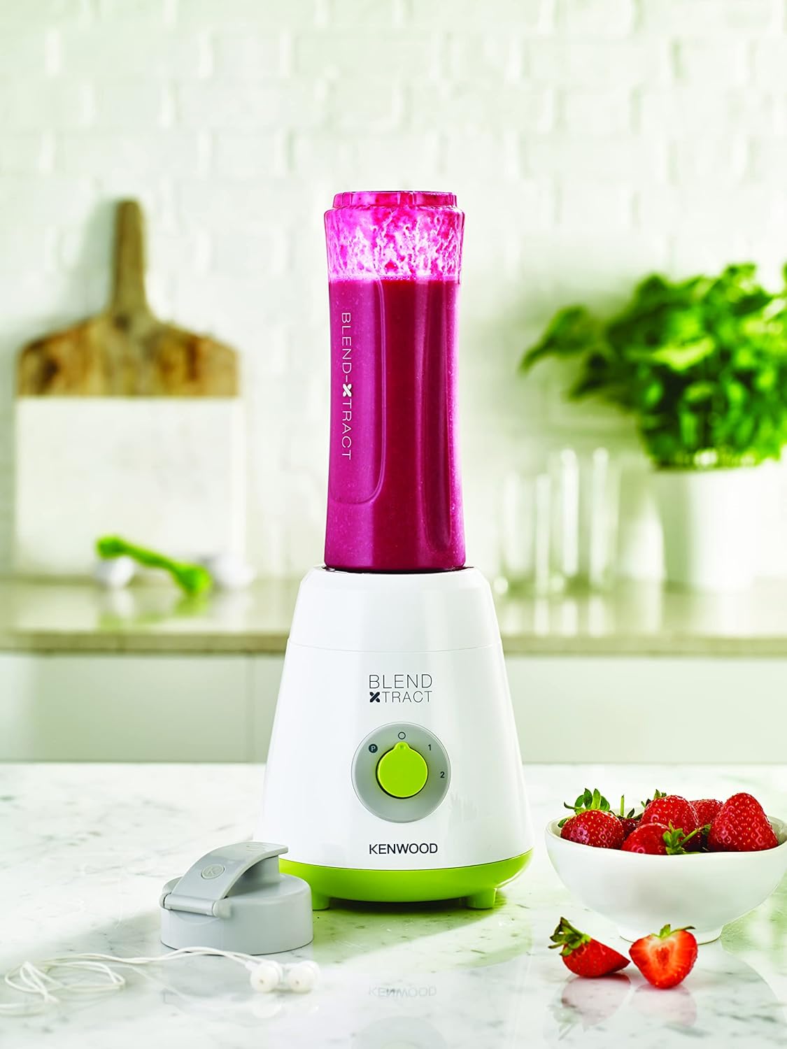 KENWOOD Personal Blender 350W Smoothie Blender/Smoothie Maker with 570ml & 400ml Tritan Smoothie2Go Bottle and Lid, Ice Crush Function BLM05.A0BK Black/Silver