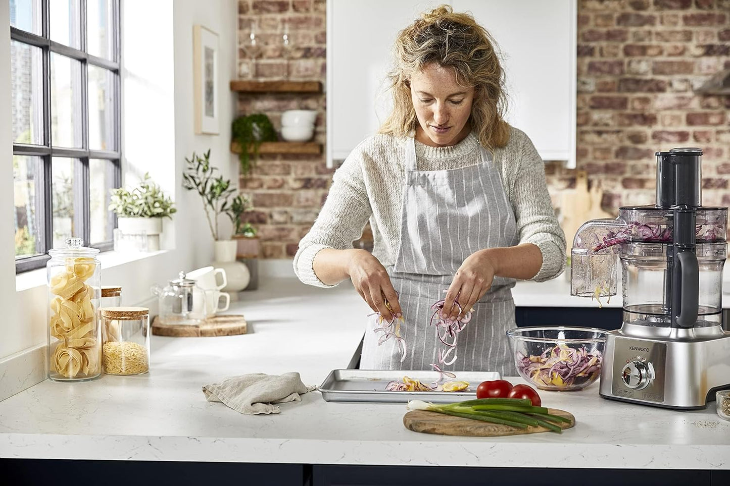 Kenwood Food Processor 1000W Multi-Functional With 3L Bowl, 2 Stainless Steel Disks, Blender, Grinder Mill, Whisk, Dough Maker Fdp65.400Wh White