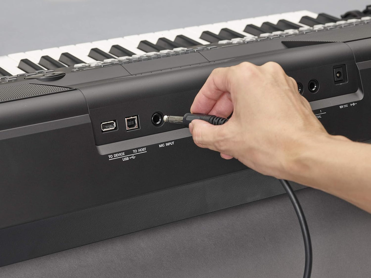 Yamaha Digital Keyboard - A Versatile, Entry-Level Keyboard with 61 Touch-Sensitive Keys, 622 Instrument Voices, Black,PSR-E373