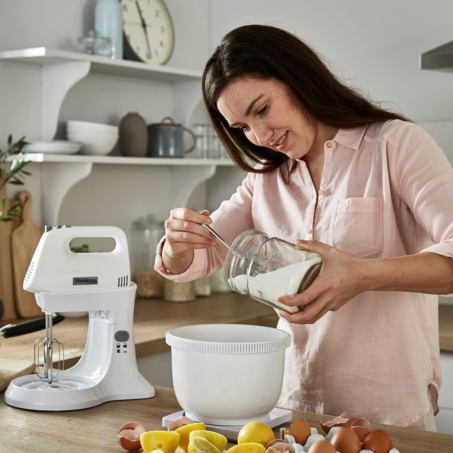 Kenwood Stand Mixer Hand (Electric Whisk) 300W With 2.4L Rotary Bowl, 5 Speeds + Turbo Button, Twin Stainless Steel Kneader And Beater For Mixing, Whipping, Whisking, Kneading Hmp22.000Wh White