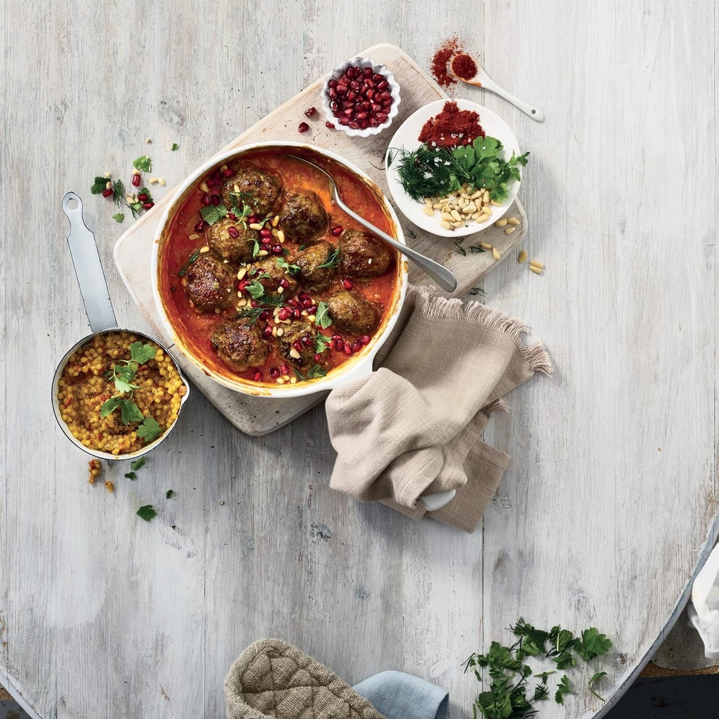 KENWOOD 25L Microwave Oven with Grill, Digital Display, 5 Power Levels, Defrost Function, Stainless Steel, Auto Menu, 95 Minutes Timer, Clock Function 800W MWM25.000BK Black/Silver