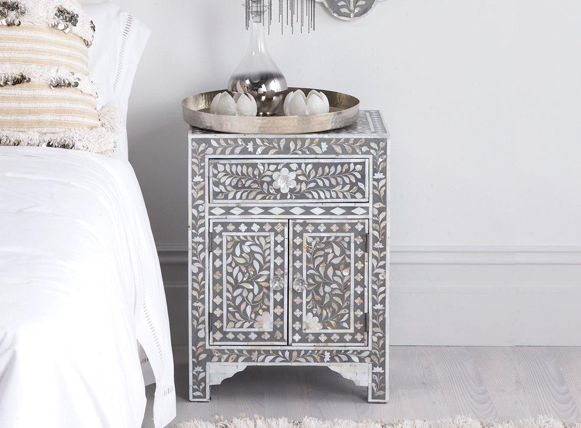 lavish-touch-piatto-side-table-mother-of-pearl-inlay